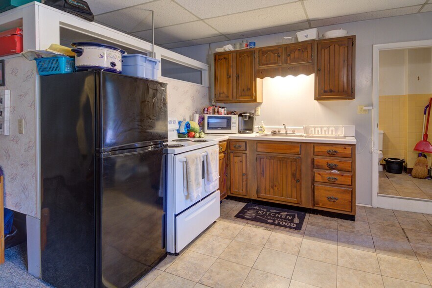 More Photos Of 19-21 W Main St, Johnstown Restaurant For Sale