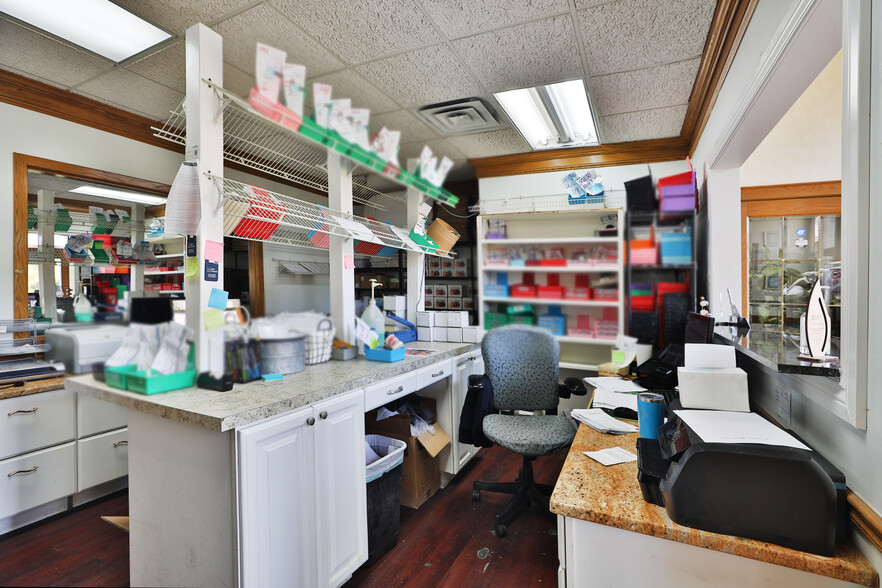 More Photos Of 2425 Deewood Dr, Columbus Medical For Sale