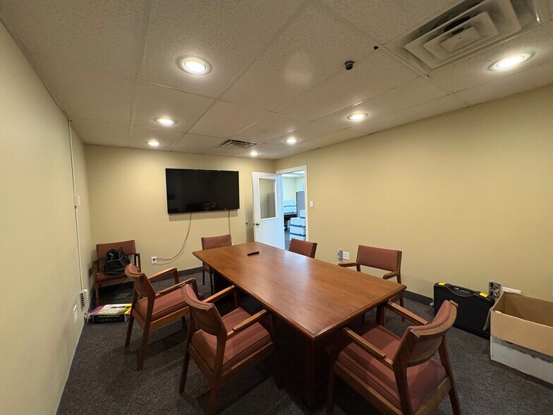 More Photos Of 220 Olympic St, Charlotte Warehouse For Lease