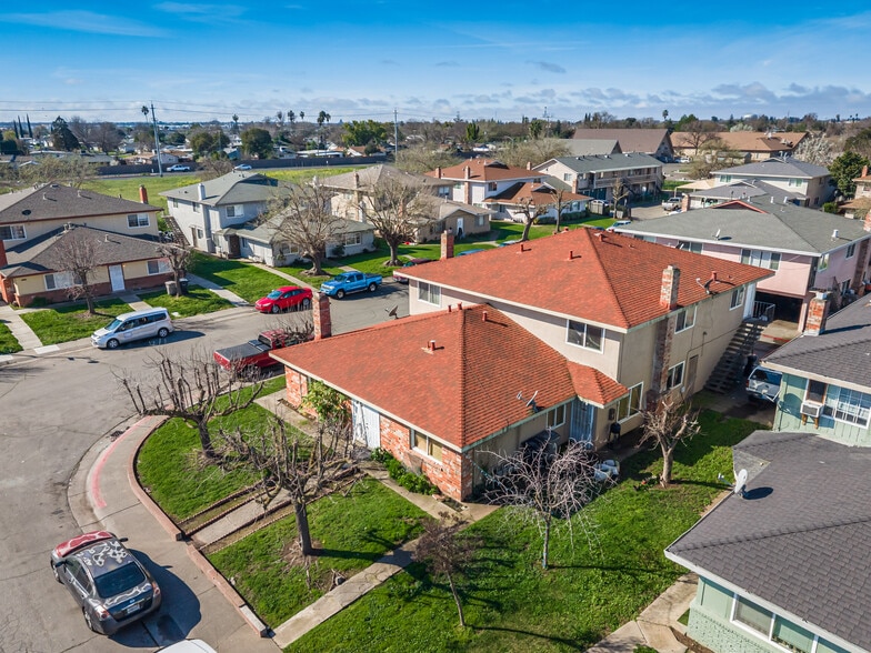 More Photos Of 100 Nedra Ct, Sacramento Multifamily For Sale