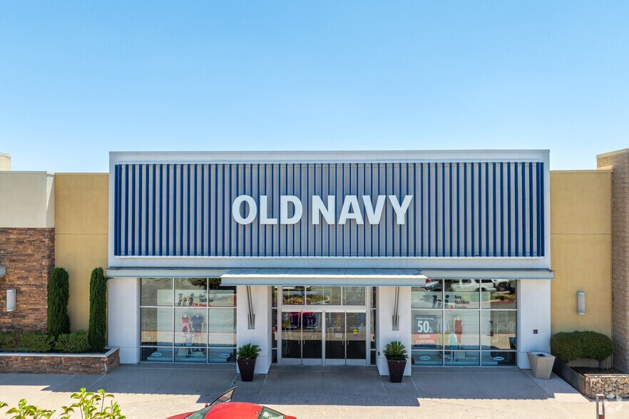 More Photos Of 1175-1295 W Renaissance Pky, Rialto Storefront For Lease