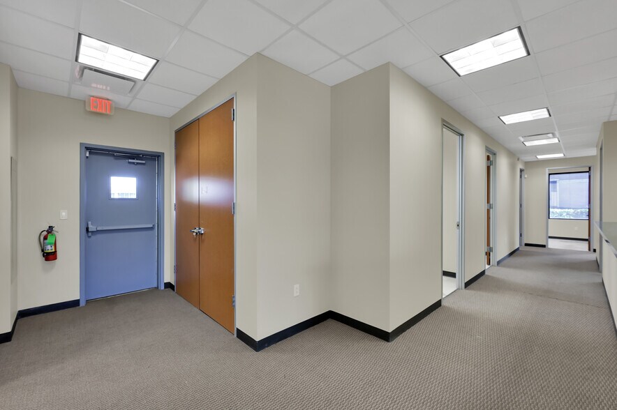 More Photos Of 1125 Cypress Station Dr, Houston Medical For Sale