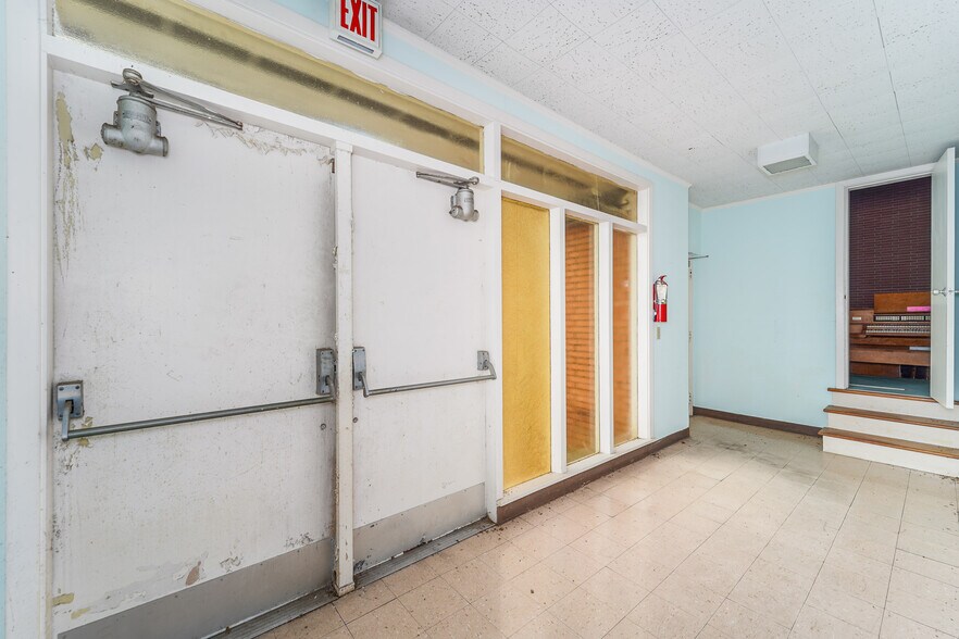 More Photos Of 412 McDonald St, Waycross Specialty For Sale