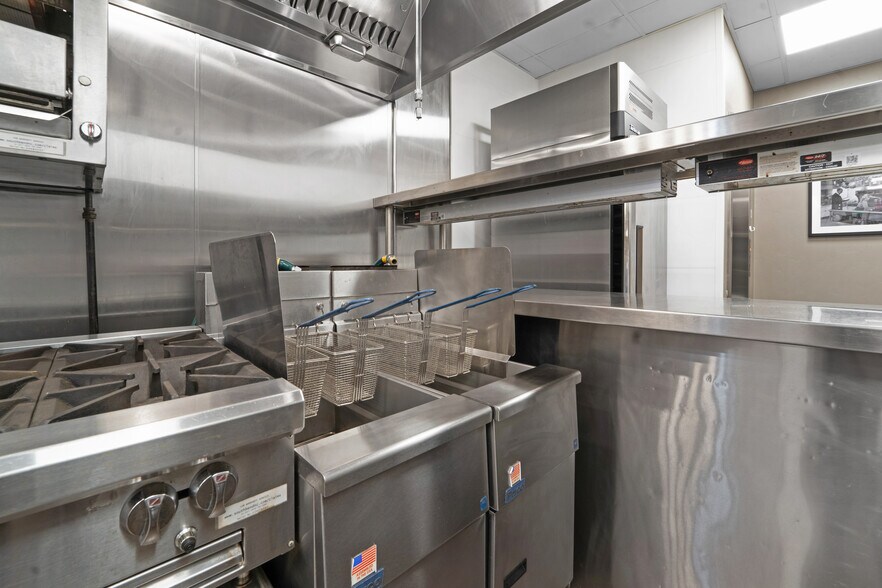 More Photos Of 30 N Main St, Fond Du Lac Restaurant For Sale