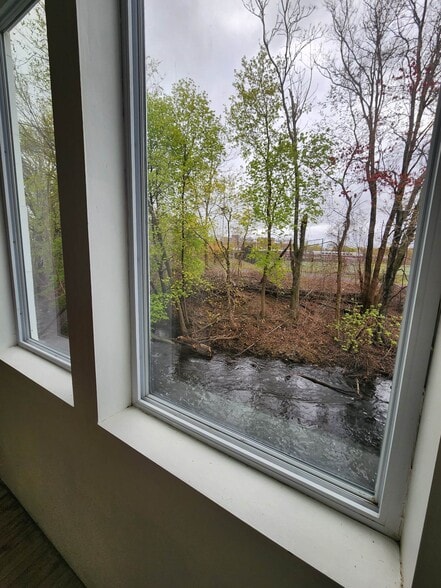 More Photos Of 100 Business St, Hyde Park Unknown For Lease