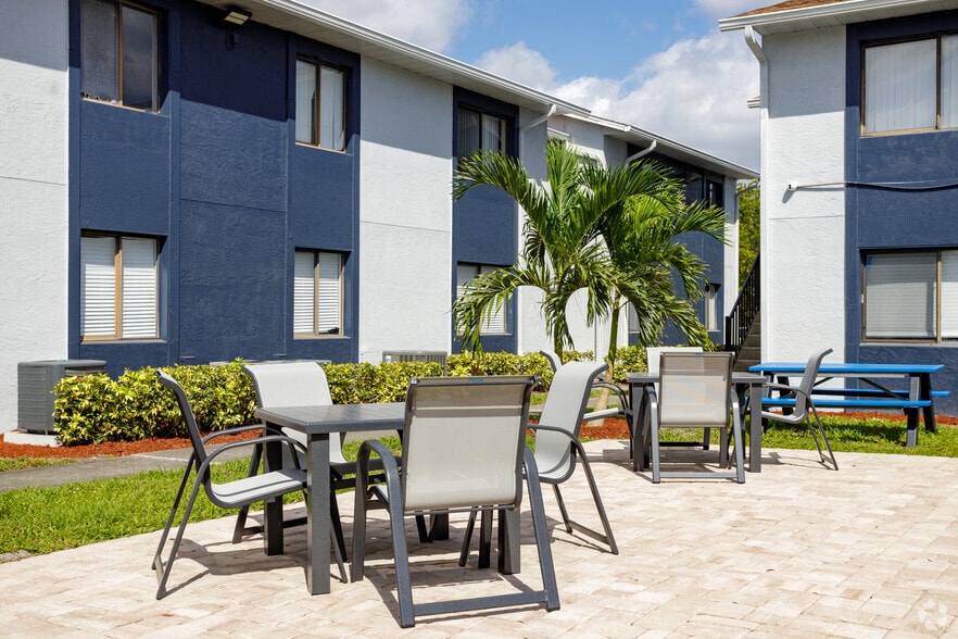 More Photos Of 150 E University Blvd, Melbourne Apartments For Sale