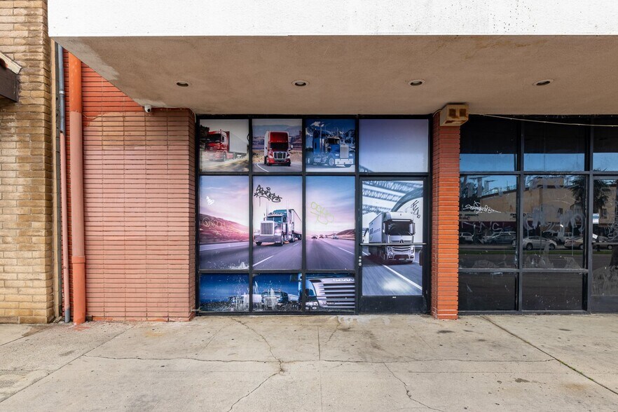 More Photos Of 19739-19749 Sherman Way, Canoga Park Storefront For Sale