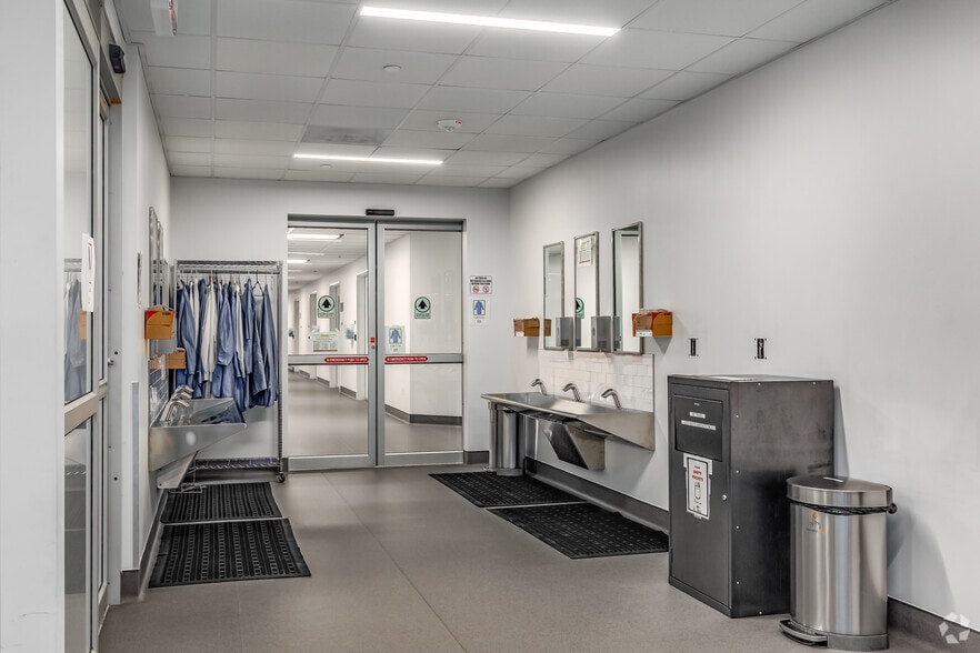 More Photos Of 4931 Executive Ct S, Frederick Unknown For Lease