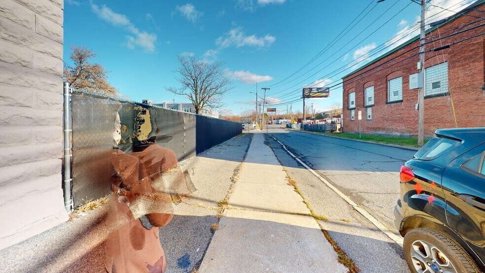 More Photos Of 17 Erie St, Albany Warehouse For Lease