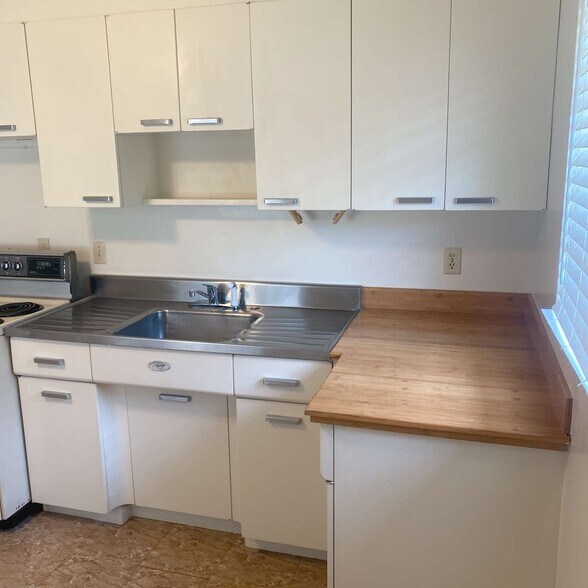 More Photos Of 1913-1919 W Mendocino Ave, Stockton Apartments For Sale