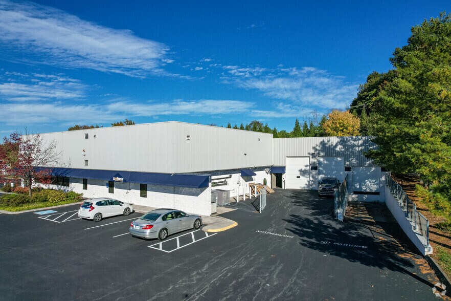 More Photos Of 1626 Downtown West Blvd, Knoxville Light Distribution For Lease