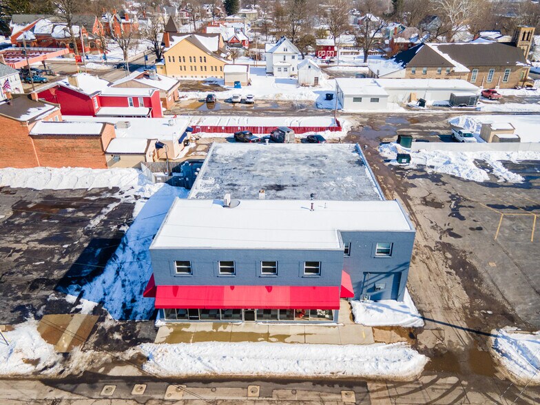 More Photos Of 208 E Lincoln Way, Lisbon Auto Repair For Sale