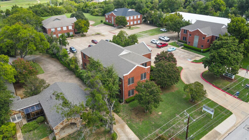 More Photos Of 1309 W Abram St, Arlington Office For Lease