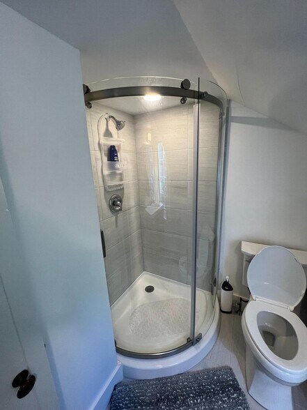 More Photos Of 6230 Lower York Rd, New Hope Freestanding For Sale