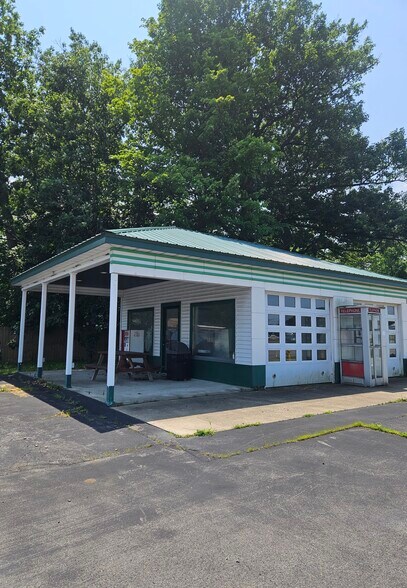 More Photos Of 6865 Erie Rd, Derby Restaurant For Sale