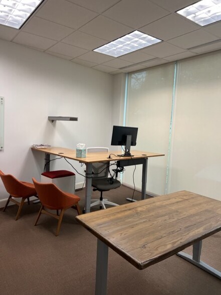 More Photos Of 5631 Broadway St, San Antonio Bank For Lease