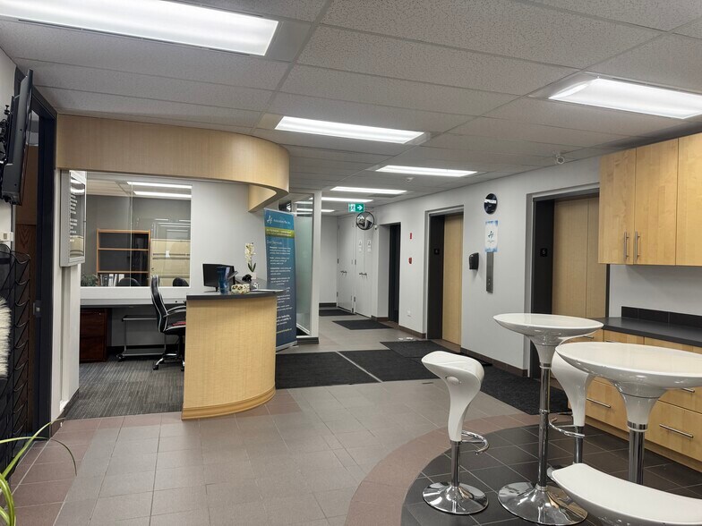 More Photos Of 900 6th Ave SW, Calgary Office Residential For Sale