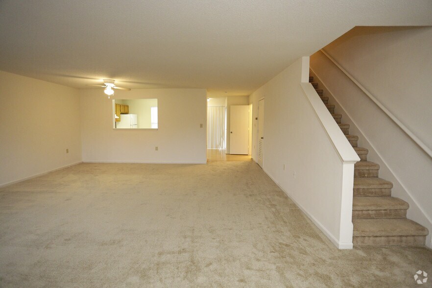 More Photos Of 5600 Salem Run Blvd, Fredericksburg Apartments For Sale