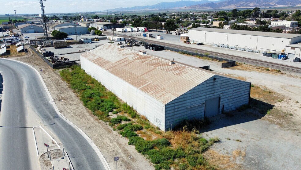 More Photos Of 108 Alpine Dr, Gonzales Warehouse For Sale