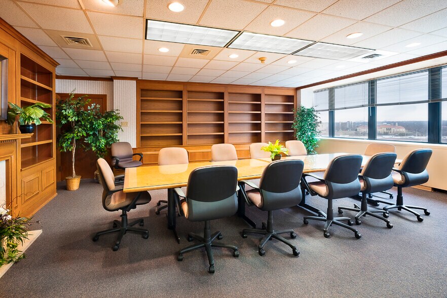 More Photos Of 121-131 N Ludlow St, Dayton Loft Creative Space For Lease