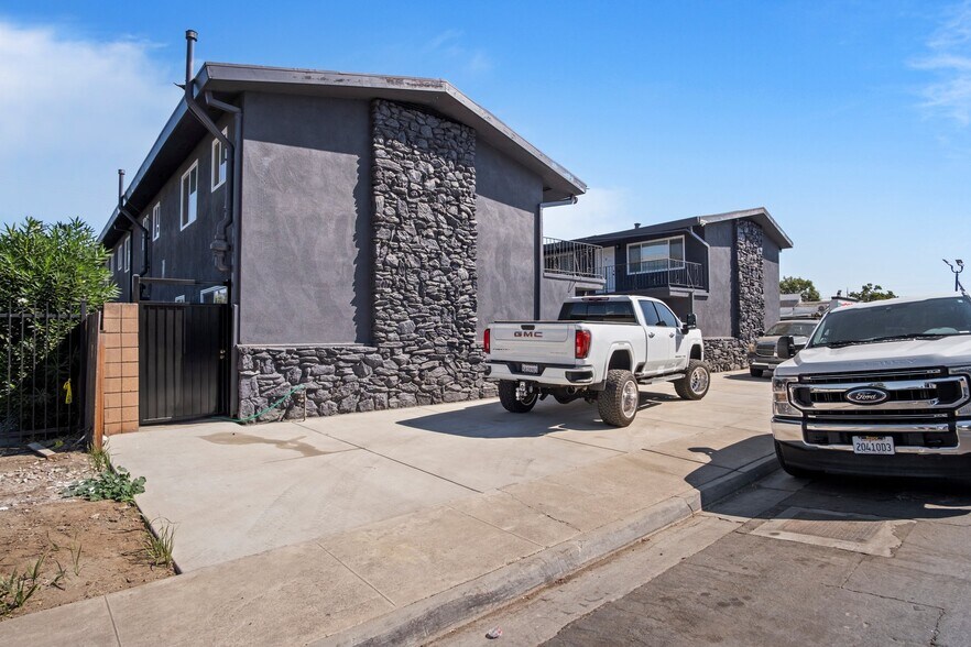 More Photos Of 116 Covena Ave, Modesto Apartments For Sale