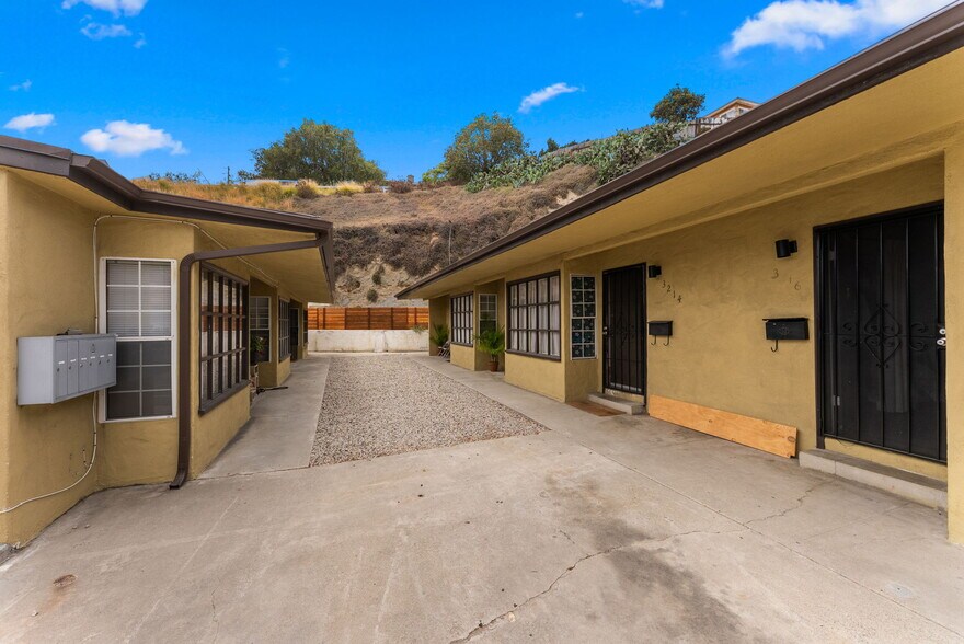 More Photos Of 3206-3216 Reynard Way, San Diego Apartments For Sale