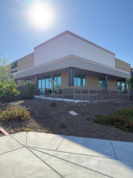 More Photos Of 7421 S 89th Pl, Mesa Showroom For Lease
