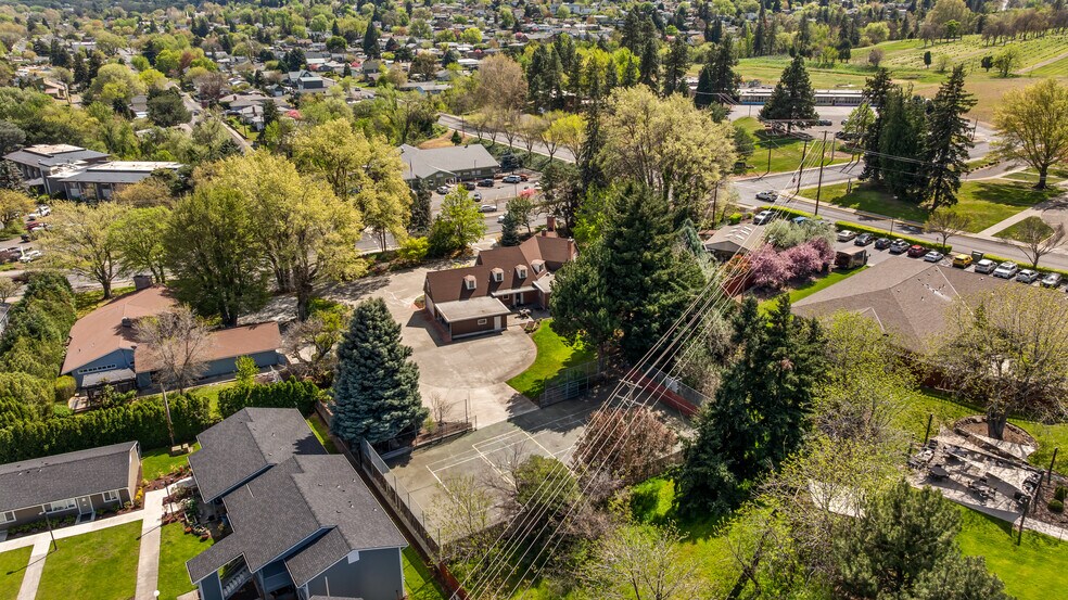 More Photos Of 1001 Cherry Heights Rd, The Dalles Flex For Sale