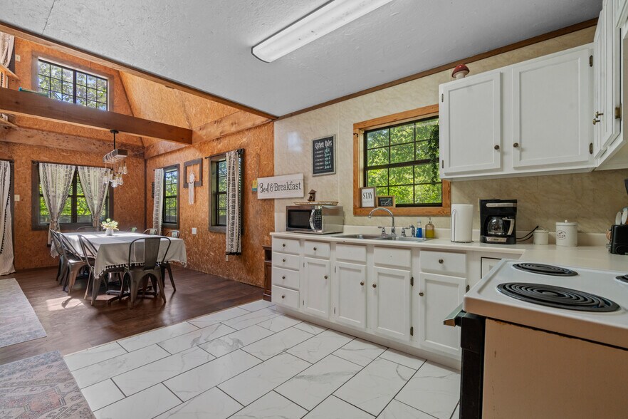 More Photos Of 122 Ouachita River Haven Rd, Pencil Bluff Hotel For Sale