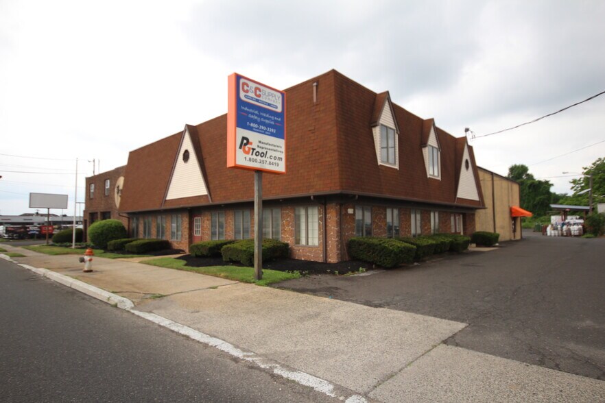 More Photos Of 537-539 Mantua Pike, Woodbury Flex For Sale