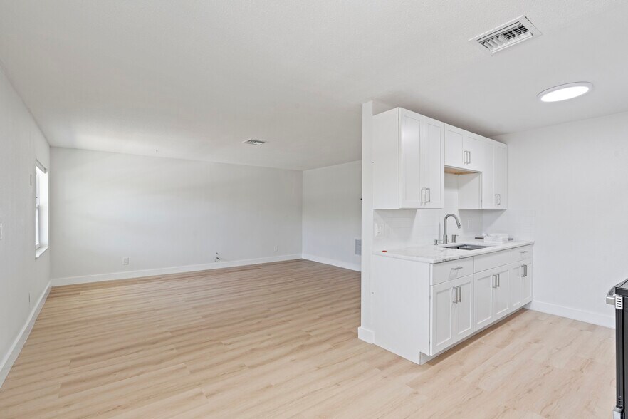 More Photos Of 1150 Carlton Ct, Fort Pierce Apartments For Sale