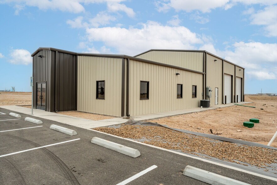 More Photos Of 12113 Jordy Rd, Midland Warehouse For Lease