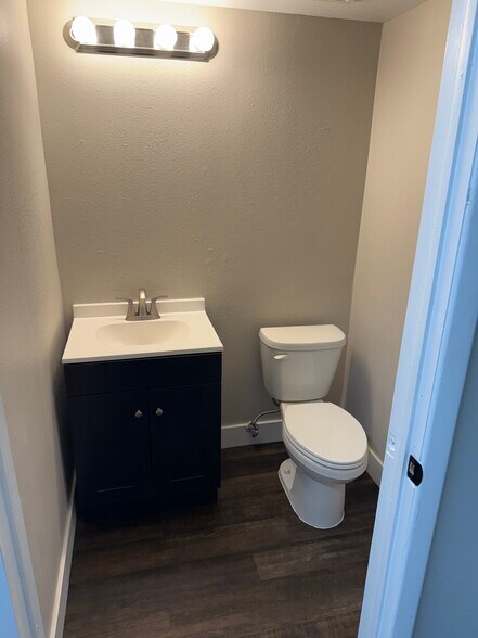 More Photos Of 38858 US Highway 19 N, Tarpon Springs Office For Lease