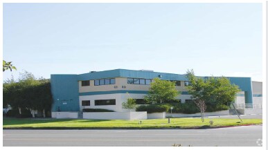 More Photos Of 45 Vista Blvd, Sparks Warehouse For Sale