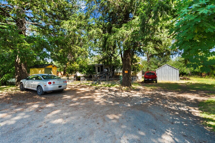 More Photos Of 21298 Calistoga rd, Middletown Storefront Retail Residential For Sale