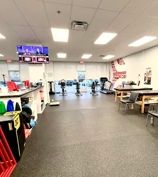 More Photos Of 8001-8025 Mackenzie Rd, Saint Louis Unknown For Lease