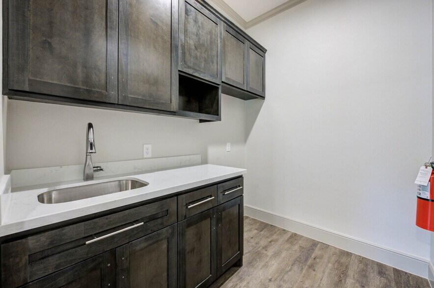 More Photos Of 18930 Kuykendahl Rd, Spring Medical For Lease