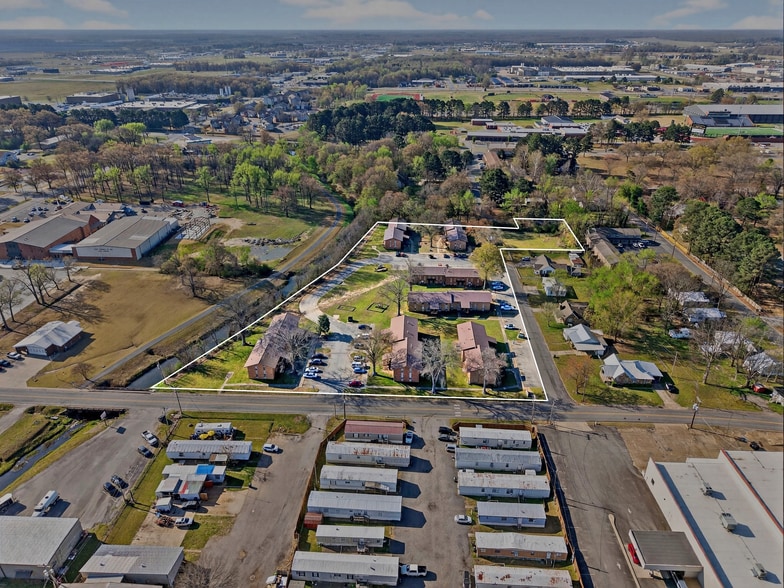 Primary Photo Of 1703 E Market Ave, Searcy Apartments For Sale