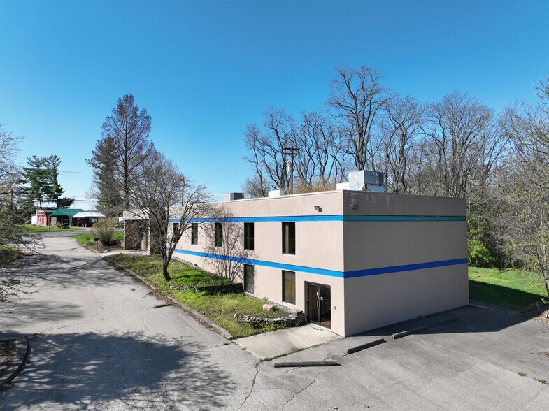 More Photos Of 3989 S US 42, Lebanon Office For Lease