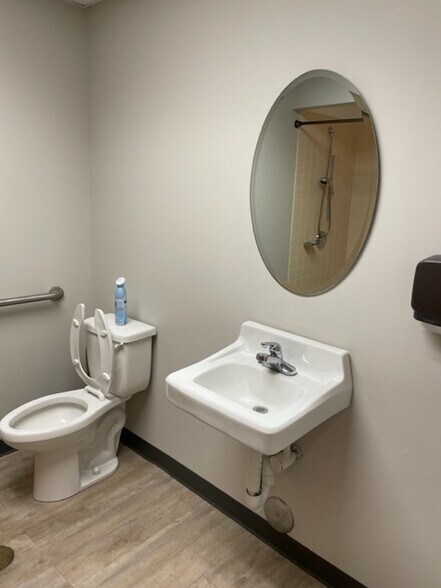 More Photos Of 4350 Main St, Harrisburg Storefront Retail Office For Lease