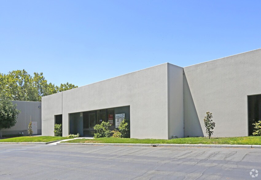 More Photos Of 3350 Scott Blvd, Santa Clara Research And Development For Lease