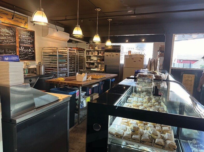 More Photos Of 300-390 Liberty St SE, Salem Storefront Retail Office For Sale