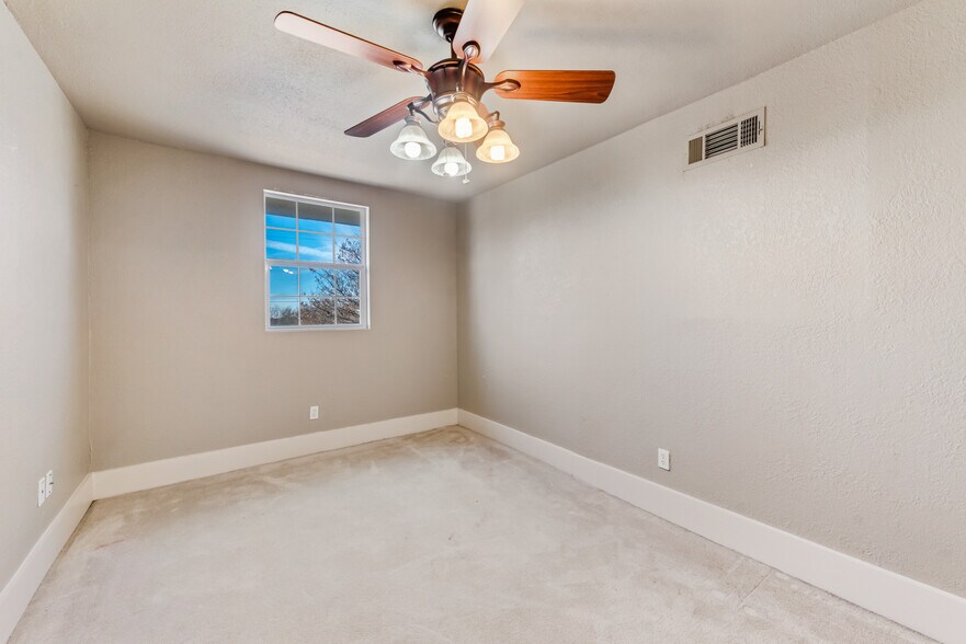 More Photos Of 1271 S State Highway 205, Rockwall Office Residential For Lease