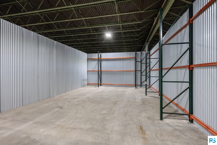 More Photos Of 7001 Anpesil Dr, North Bergen Warehouse For Lease