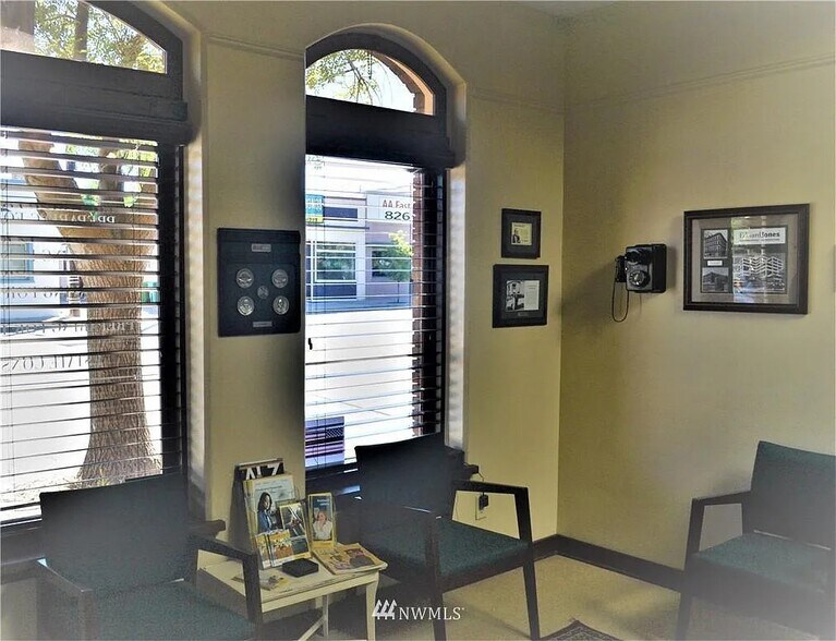 More Photos Of 214 Pine St, Okanogan Office For Sale