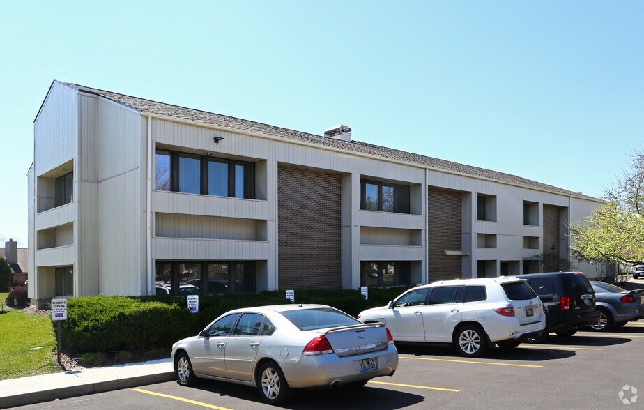 More Photos Of 6085 Strathmoor Dr, Rockford Medical For Sale