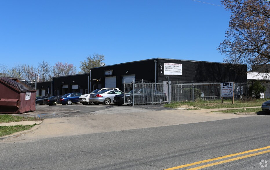 More Photos Of 4426 Beech Rd, Temple Hills Service For Lease