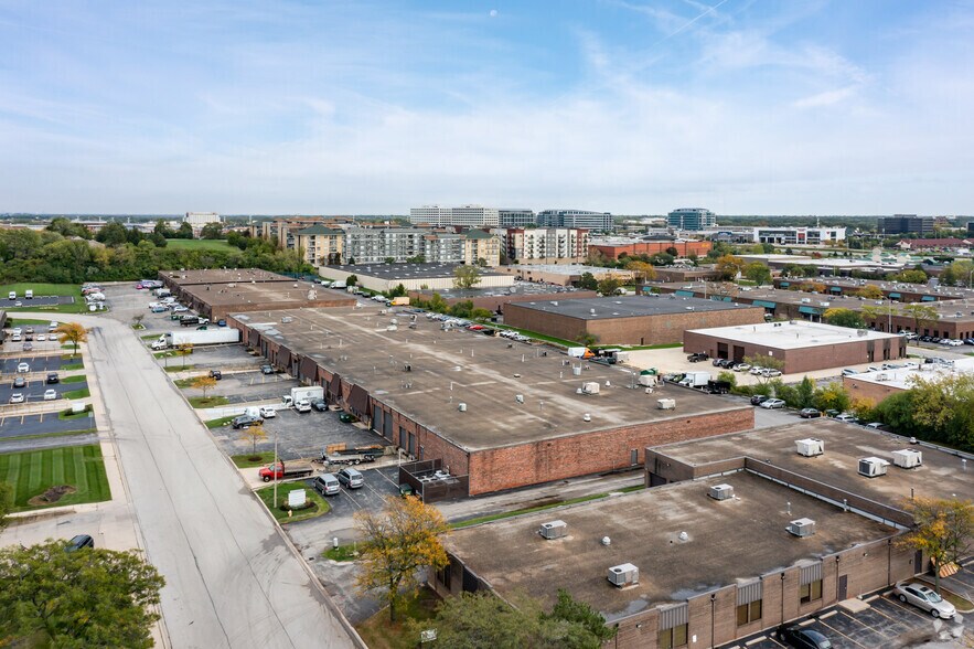 More Photos Of 201-235 Eisenhower Ln S, Lombard Warehouse For Lease