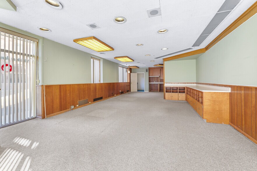 More Photos Of 6 E 1st St, Fond Du Lac Office For Sale
