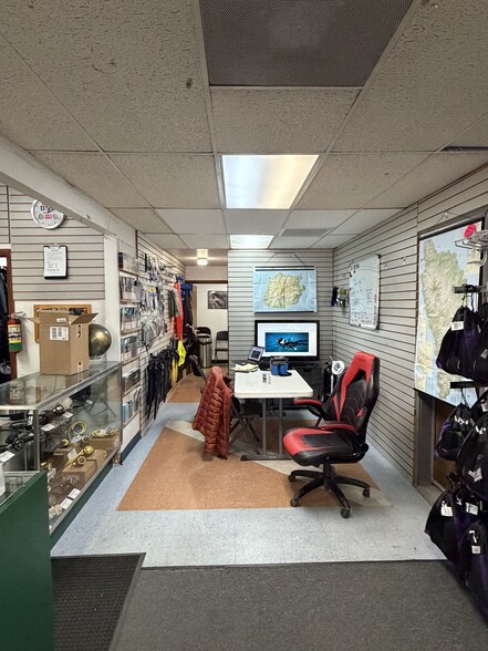 More Photos Of 103 S Milton Rd, Flagstaff General Retail For Lease